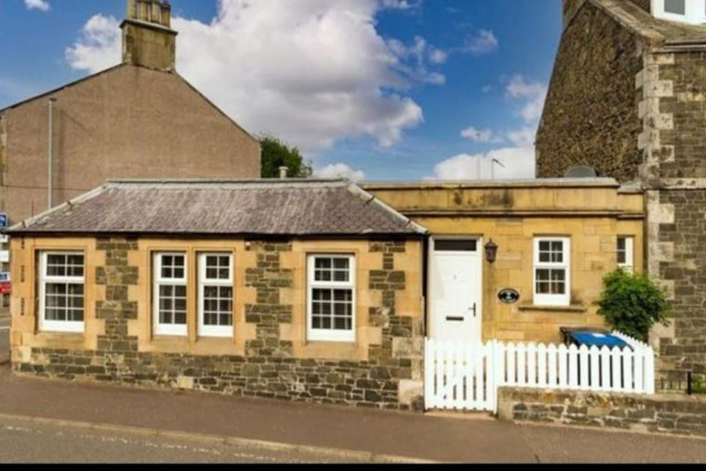 Crossways Cottage Quirky 2 Bedroom Cottage In Central Peebles Exterior photo